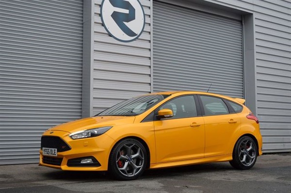 Ford Focus 2.0 ST-3 TDCI 5d 183 BHP