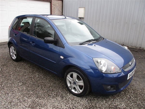Ford Fiesta 1.4 Zetec 5dr [Climate] FSH - IMMACULATE