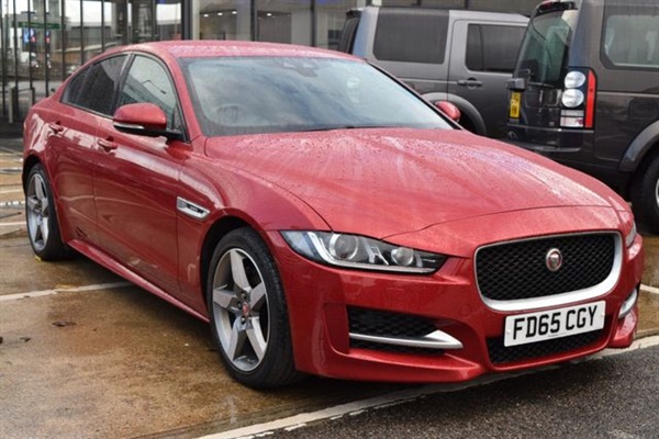 Jaguar XE 2.0 R-SPORT 4d AUTO 178 BHP