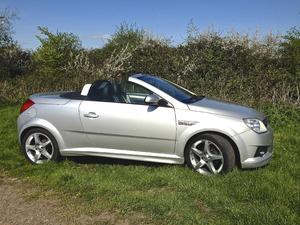 SPECIAL EDITION Vauxhall Tigra DIESEL  *ROOF FAULT* in