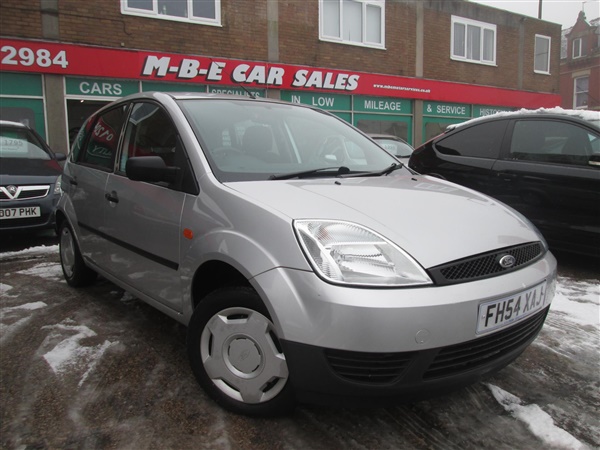 Ford Fiesta 1.25 Finesse 5dr 12 SERVICE STAMPS & FULL MOT!