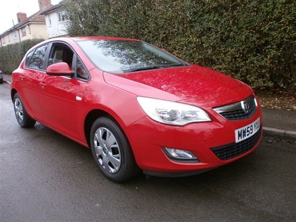 Vauxhall Astra Exclusiv 5dr 1.4 - LOW TAX/MILEAGE