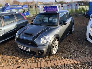 Mini Hatch  in March | Friday-Ad
