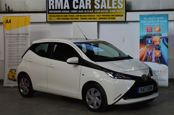 Toyota Aygo 1.0 VVT-i X-Play 5dr VERY LOW MILEAGE