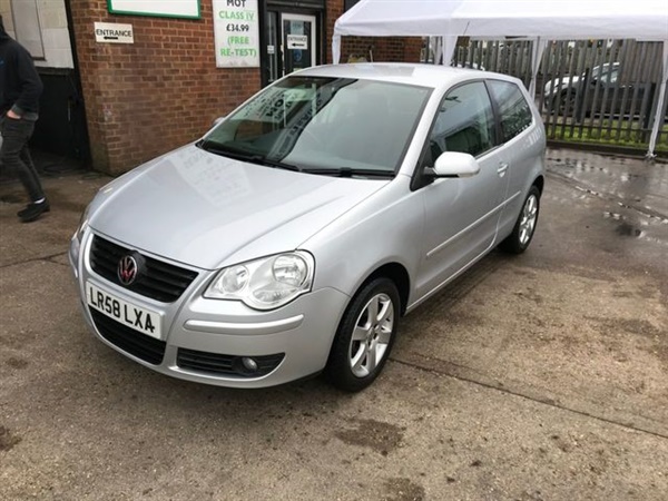 Volkswagen Polo 1.4 MATCH 3d AUTO 79 BHP