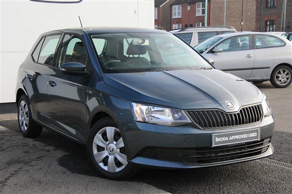 Skoda Fabia 1.0 MPI (60ps) S Plus (s/s) 5-Dr Hatchback