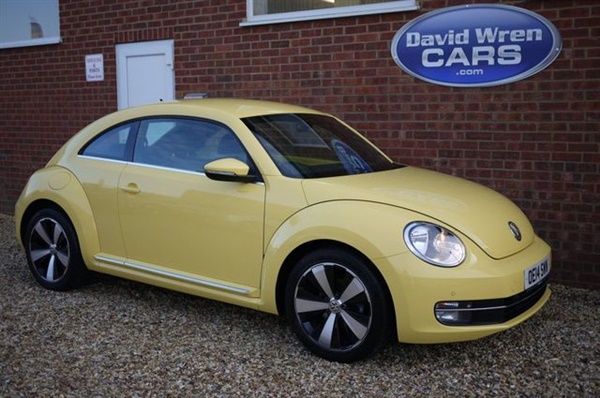 Volkswagen Beetle 1.6 DESIGN TDI BLUEMOTION TECHNOLOGY 3d