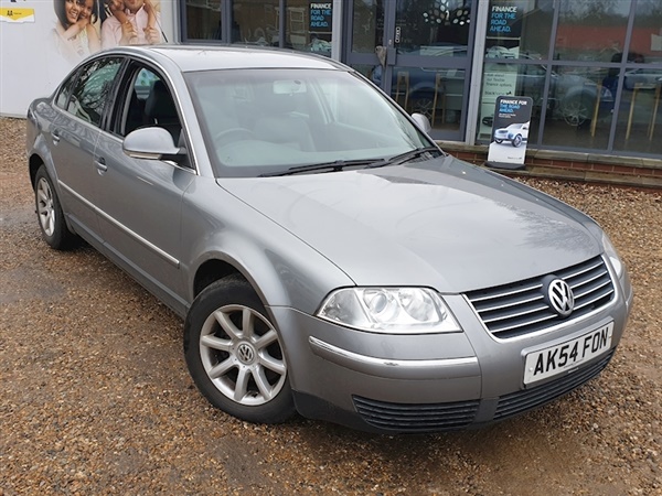 Volkswagen Passat ) Volkswagen Passat Highline Tdi