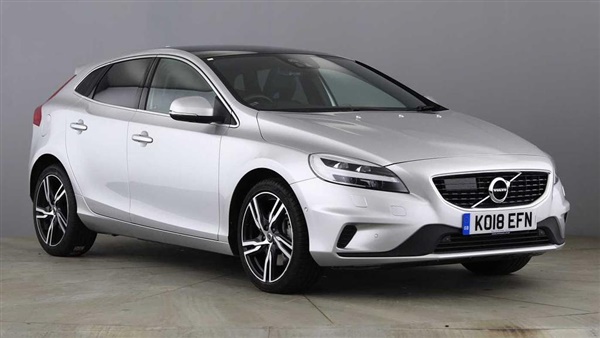 Volvo V40 Winter Pack, Fixed Panoramic Roof, Park Assist
