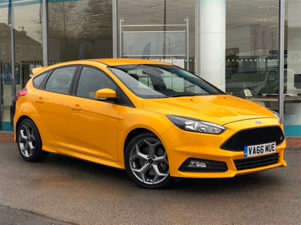 Ford Focus 2.0 T EcoBoost ST-2 (s/s) 5dr