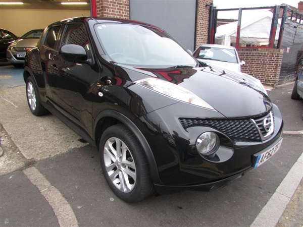 Nissan Juke v Acenta Premium 5dr