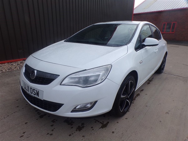 Vauxhall Astra 1.3CDTi 16v (95ps) Exclusiv ecoFlex Hatchback