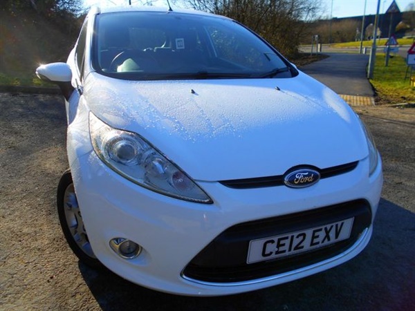 Ford Fiesta 1.2 ZETEC 3d 81 BHP ** ONE PREVIOUS OWNER,