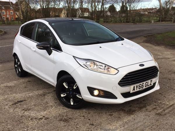 Ford Fiesta 1.0 Ecoboost Zetec White 5Dr