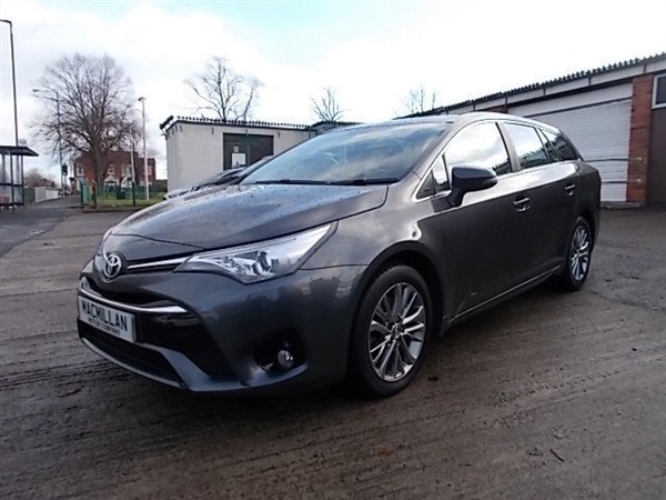 Toyota Avensis D-4D 143 Start-Stop Business Edition