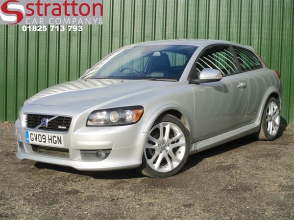 Volvo C D R-DESIGN SE 3d 136 BHP