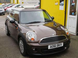 Mini Hatch Cooper  in London | Friday-Ad