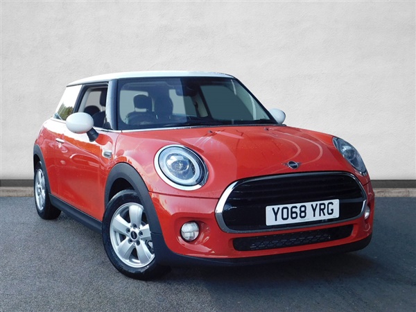 Mini Hatch 1.5 Cooper Classic II 3dr [Comfort Pack]