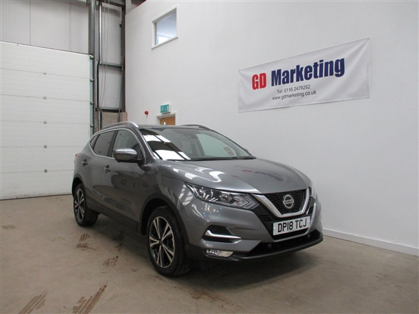 Nissan Qashqai 1.5 dCi N-Connecta Panoramic Roof [Sat Nav /