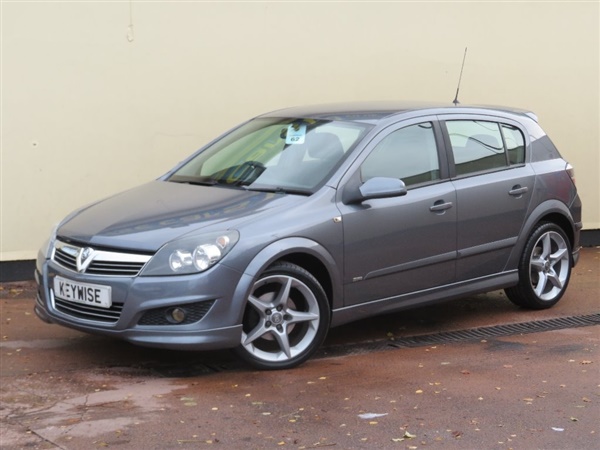 Vauxhall Astra 1.8 i 16v SRi 5dr