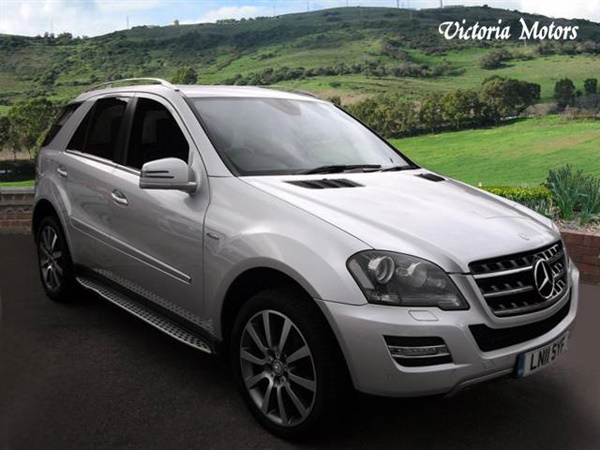 Mercedes-Benz M Class ML350 CDI BlueEFFICIENCY Grand Edition