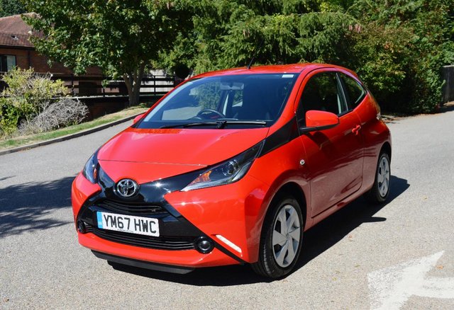 Toyota AYGO 1.0 VVT-i X-PLAY 1OWNER|LOW/MILES|AC|BT|DAB 