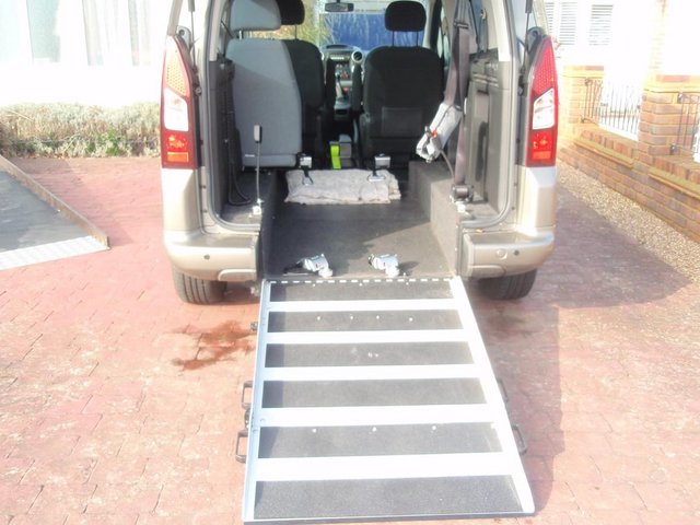 Wheelchair accessible peugeot partner