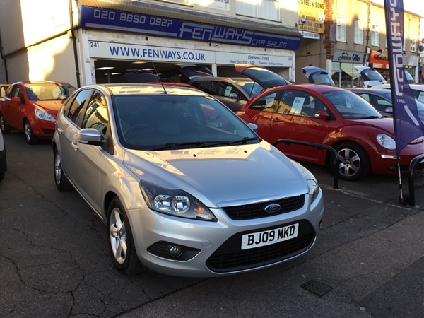 Ford Focus 1.6 Zetec Hatchback 5dr Petrol Manual (161 g/km,