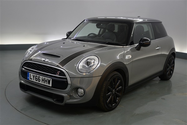 Mini Hatch 2.0 Cooper S 3dr [Chili/Media Pack XL] - HEATED