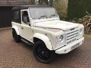 Land Rover Defender  in Liss | Friday-Ad