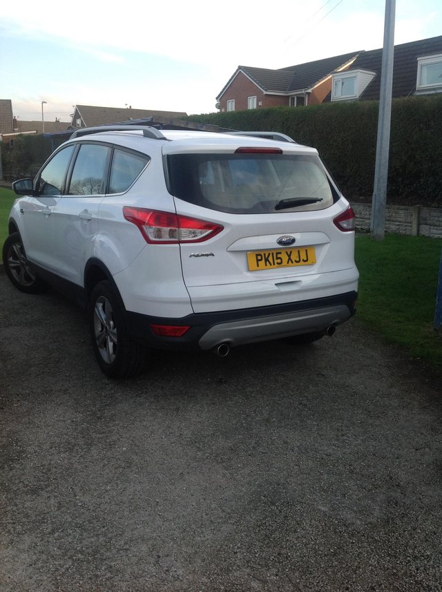  Ford kuga 2lit tdi in white ONLY  MILES