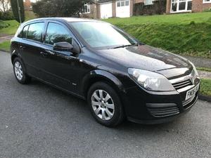  Vauxhall Astra 1.4 Petrol - Black - 5 door hatchback -