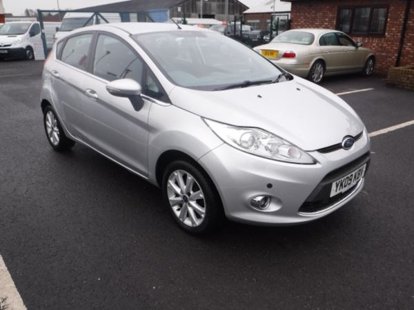 Ford Fiesta 1.4 ZETEC 16V 5DR