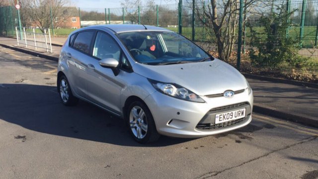  Ford fiesta style + 5 dr petrol manual, high spec.