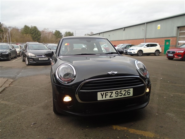 Mini Hatch 1.5 Cooper [Premium Lounge Leather, TLC Pack] 3dr