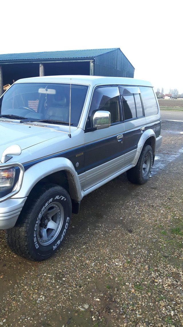 Mitsubishi pajero 2.5