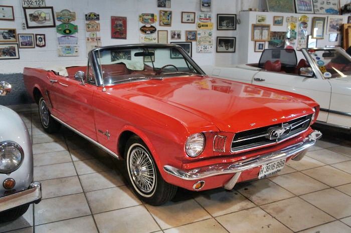 Ford - Mustang convertible 1ª serie 76A- 