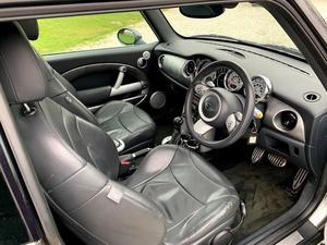 Mini Hatch Cooper  in Orpington | Friday-Ad