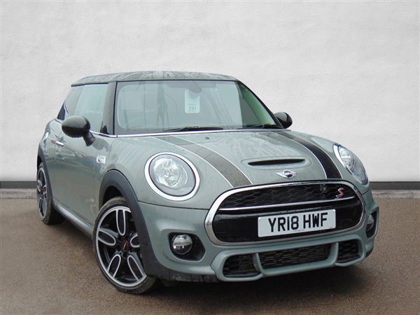 Mini Hatch 2.0 Cooper S 3dr [JCW Sport Pack]