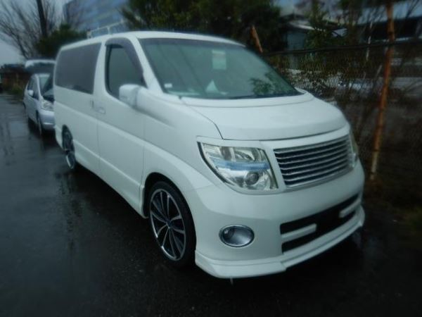 Nissan Elgrand 2.5 Highway Star+ UK sat nav Dvd camera Auto