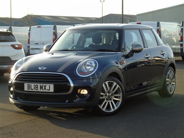 Mini Hatch 1.5 COOPER SEVEN