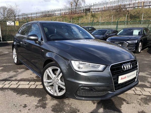 Audi A3 Sportback S line Navigation 1.4 TFSI cylinder on