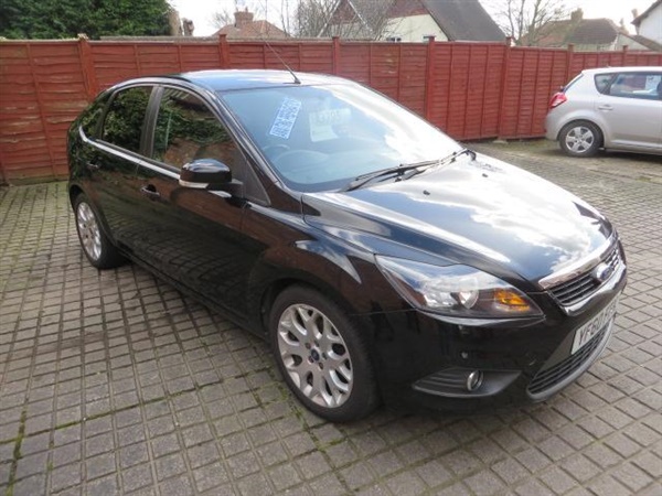 Ford Focus 1.6 Zetec (Service History with 3 Stamps)