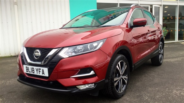 Nissan Qashqai 1.2 DiG-T N-Connecta [Glass Roof Pack]