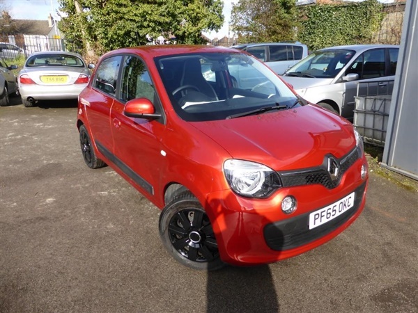 Renault Twingo PLAY 1.0SCE 70 5-SPEED MANUAL