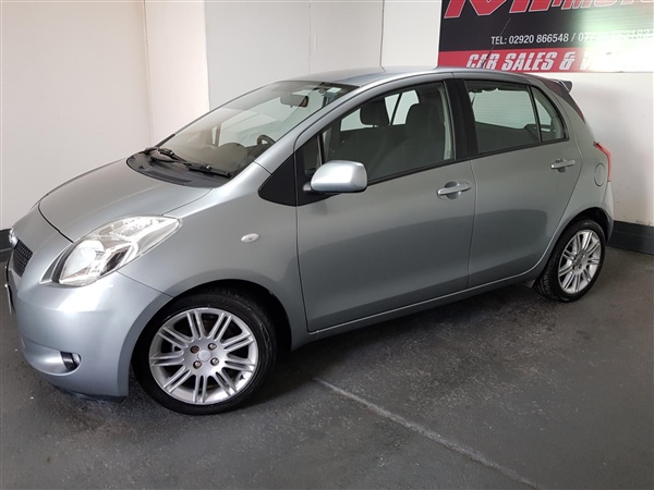 Toyota Yaris 1.3 VVT-i SR 5dr