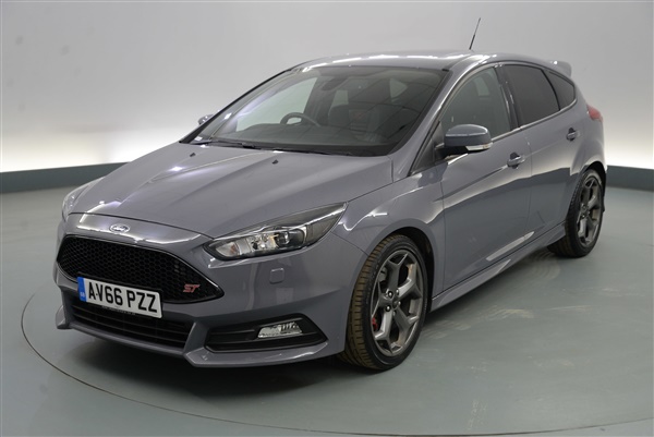 Ford Focus 2.0T EcoBoost ST-3 Navigation 5dr - HEATED