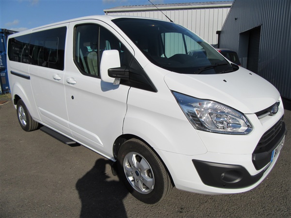 Ford Transit 2.0 TDCi 170ps Low Roof 8 Seater Titanium