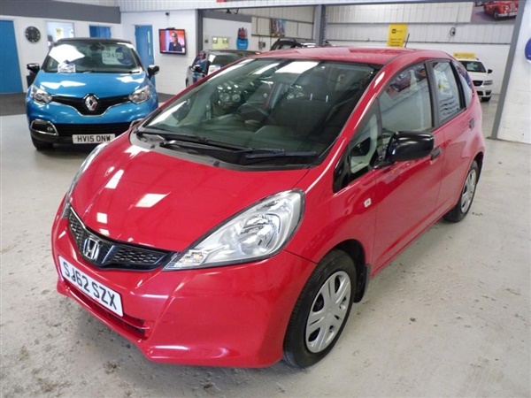 Honda Jazz I-VTEC S AC + 5 SERVICES + JUST SERVICED + MARCH