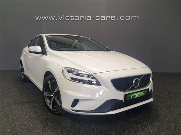 Volvo V40 V40 T2 R-Design Nav Plus Hatchback 2.0 Manual